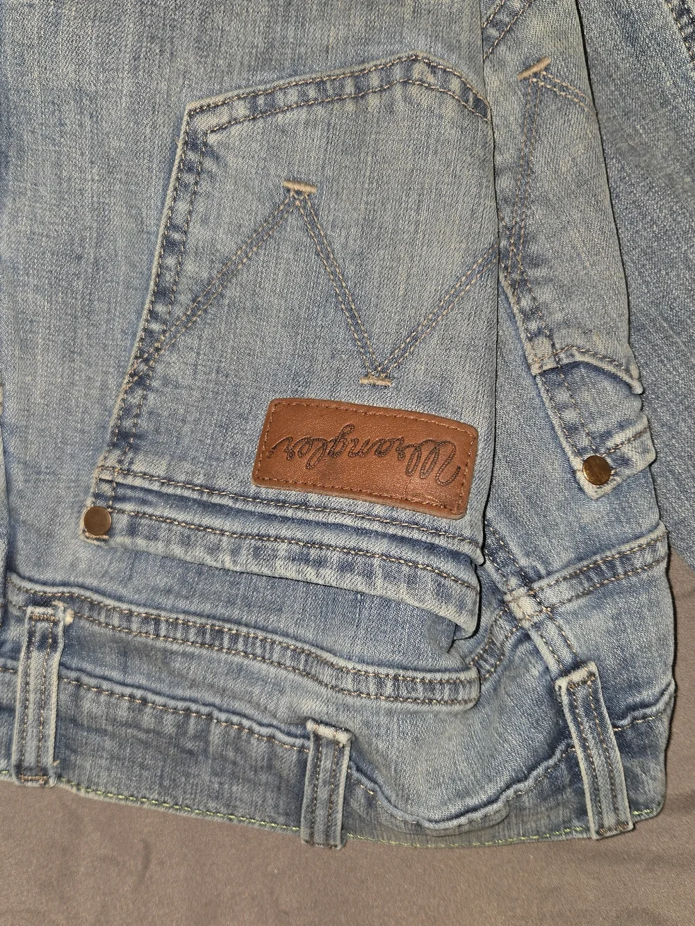 Wrangler Men Faded Light Blue Straight Leg Jeans